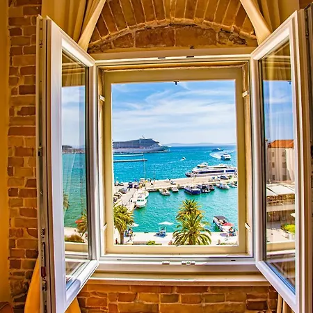 The Heart Of Palace Riva Luxury Room Guest house *